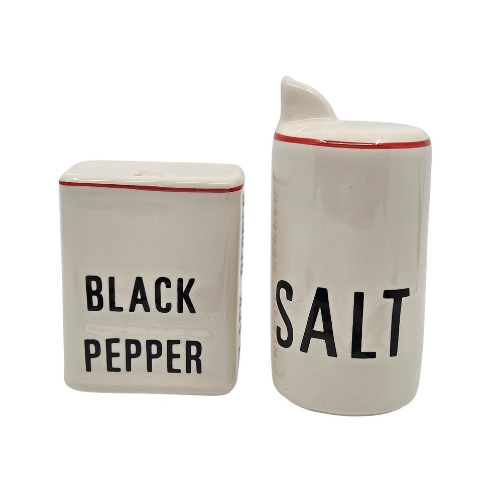 Retro Salt and Black Pepper Shakers Ceramic Kitchenware Dining Table Decor